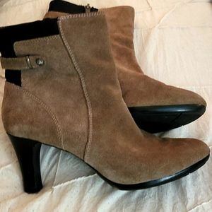 Suede boots with heels